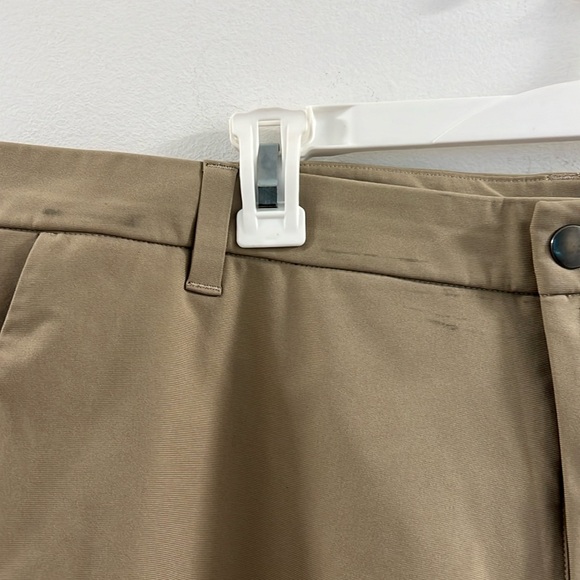 33. Lululemon Commission Classic-Fit Short 7” Warpstreme Khaki Outdoor - Picture 12 of 16